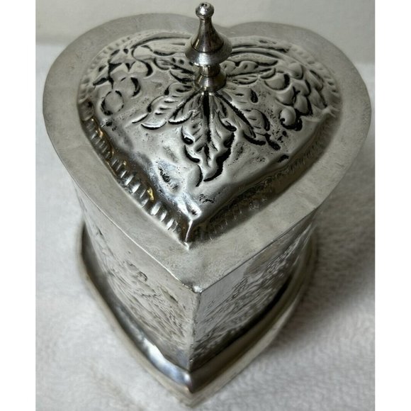 Heart Shaped Repousse Tea Caddy/trinket Box With Finial Epns Made In India Vtg - Picture 1 of 12